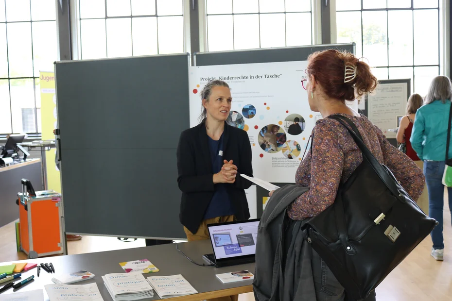 Stimmung Tagung Kinderrechte 2022 Marktplatz